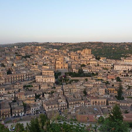 Le Rose Di Modica Villa Exteriör bild
