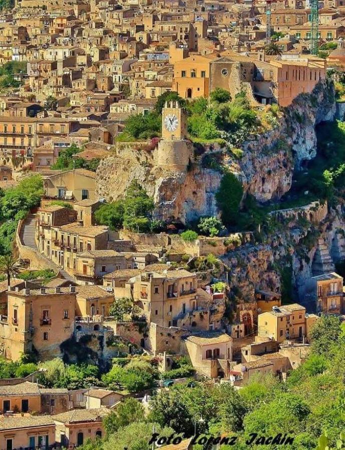Le Rose Di Modica Villa Exteriör bild