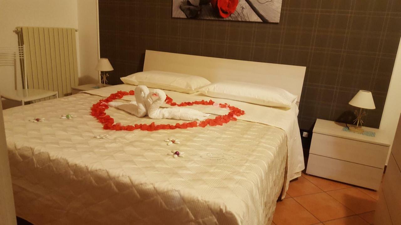 Le Rose Di Modica Villa Exteriör bild
