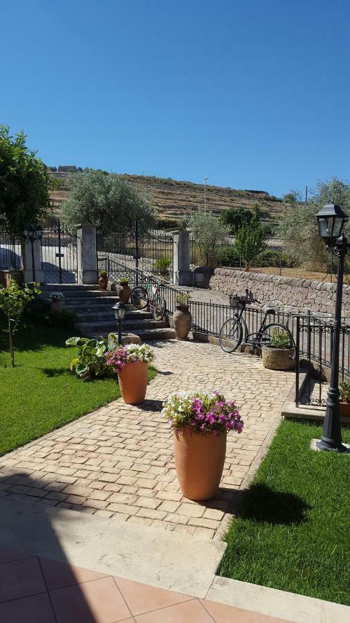Le Rose Di Modica Villa Exteriör bild