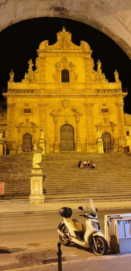 Le Rose Di Modica Villa Exteriör bild