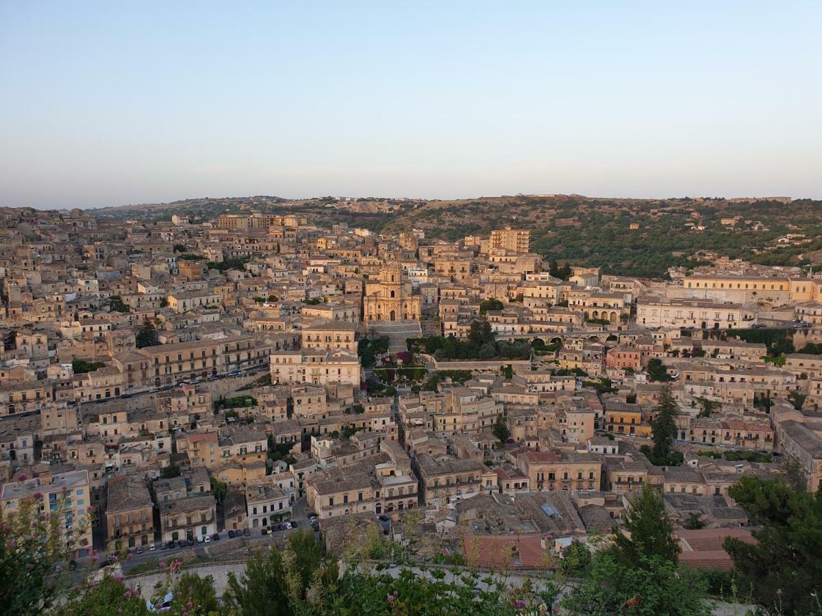 Le Rose Di Modica Villa Exteriör bild