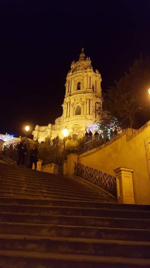 Le Rose Di Modica Villa Exteriör bild